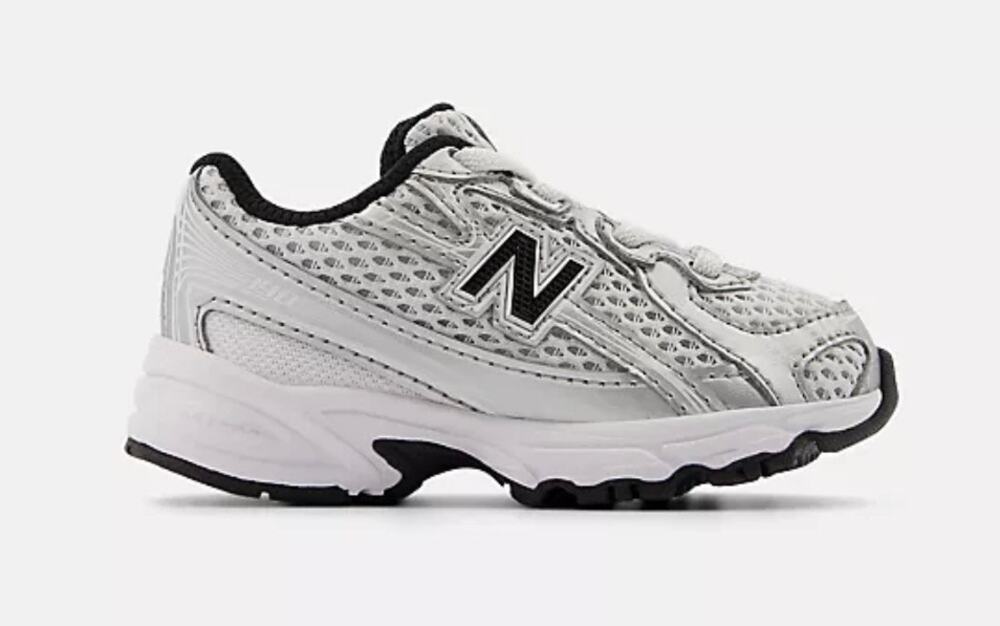 New Balance 740 Bungee Lace Sz 11 kids $75 retail